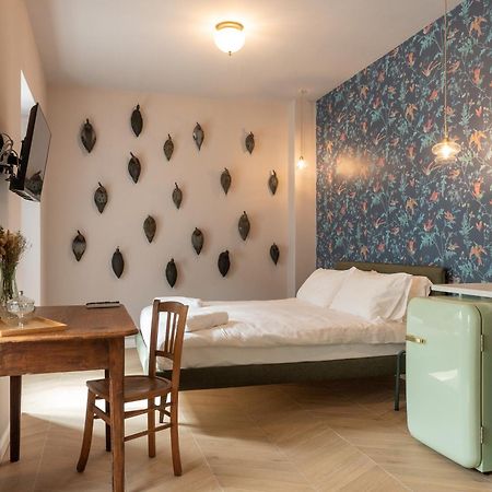 Regina Boutique Suites Трієст Екстер'єр фото