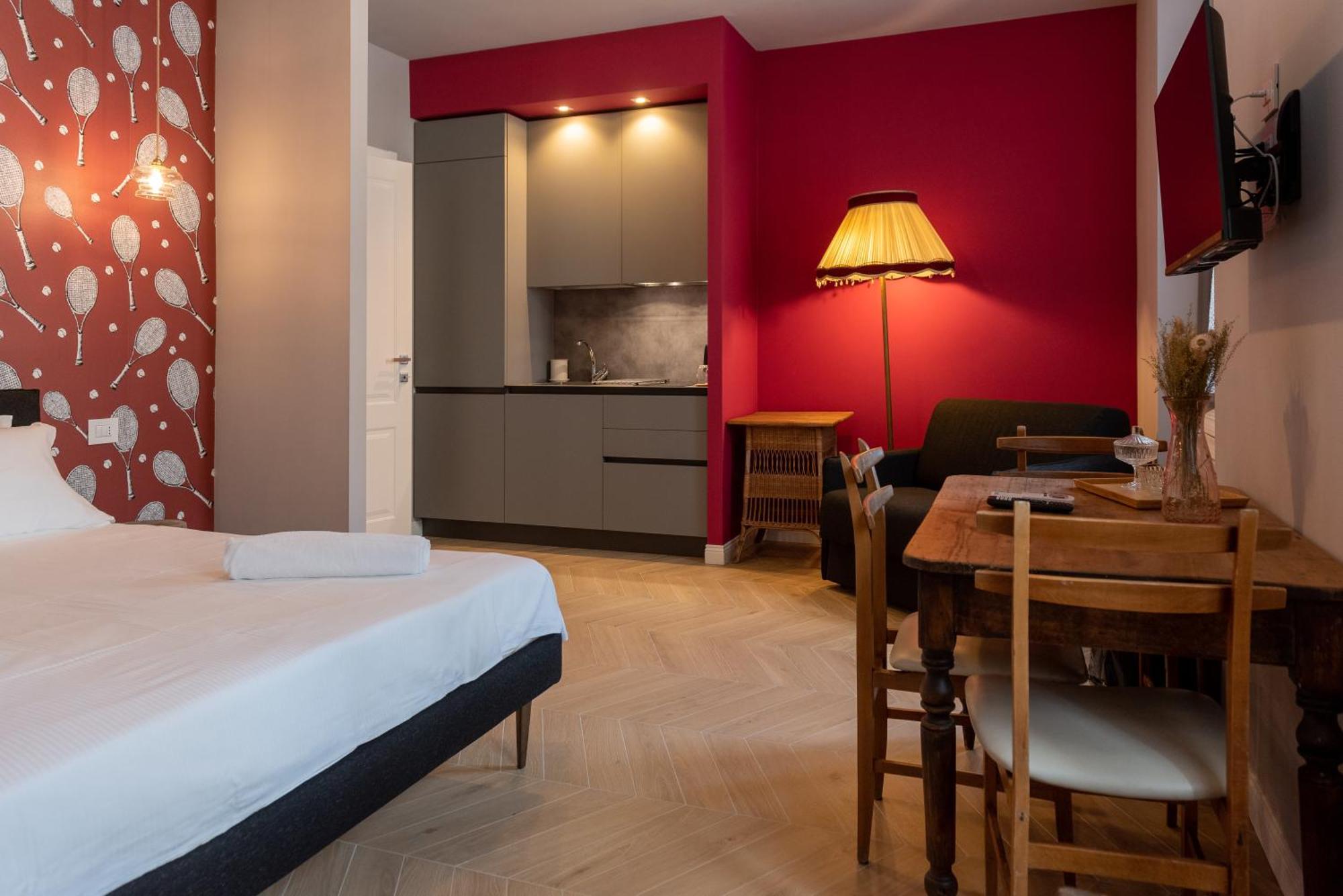 Regina Boutique Suites Трієст Екстер'єр фото