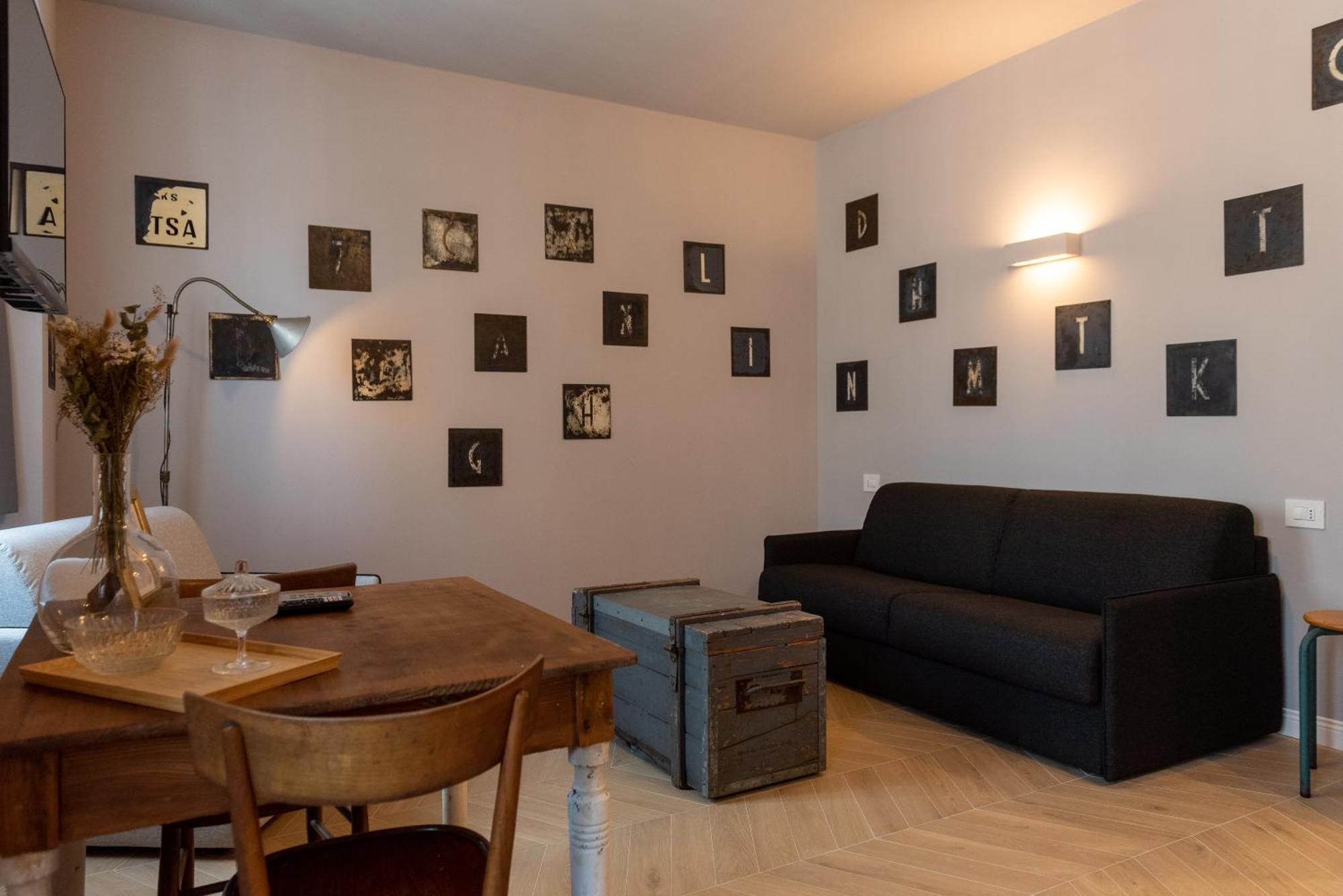 Regina Boutique Suites Трієст Екстер'єр фото