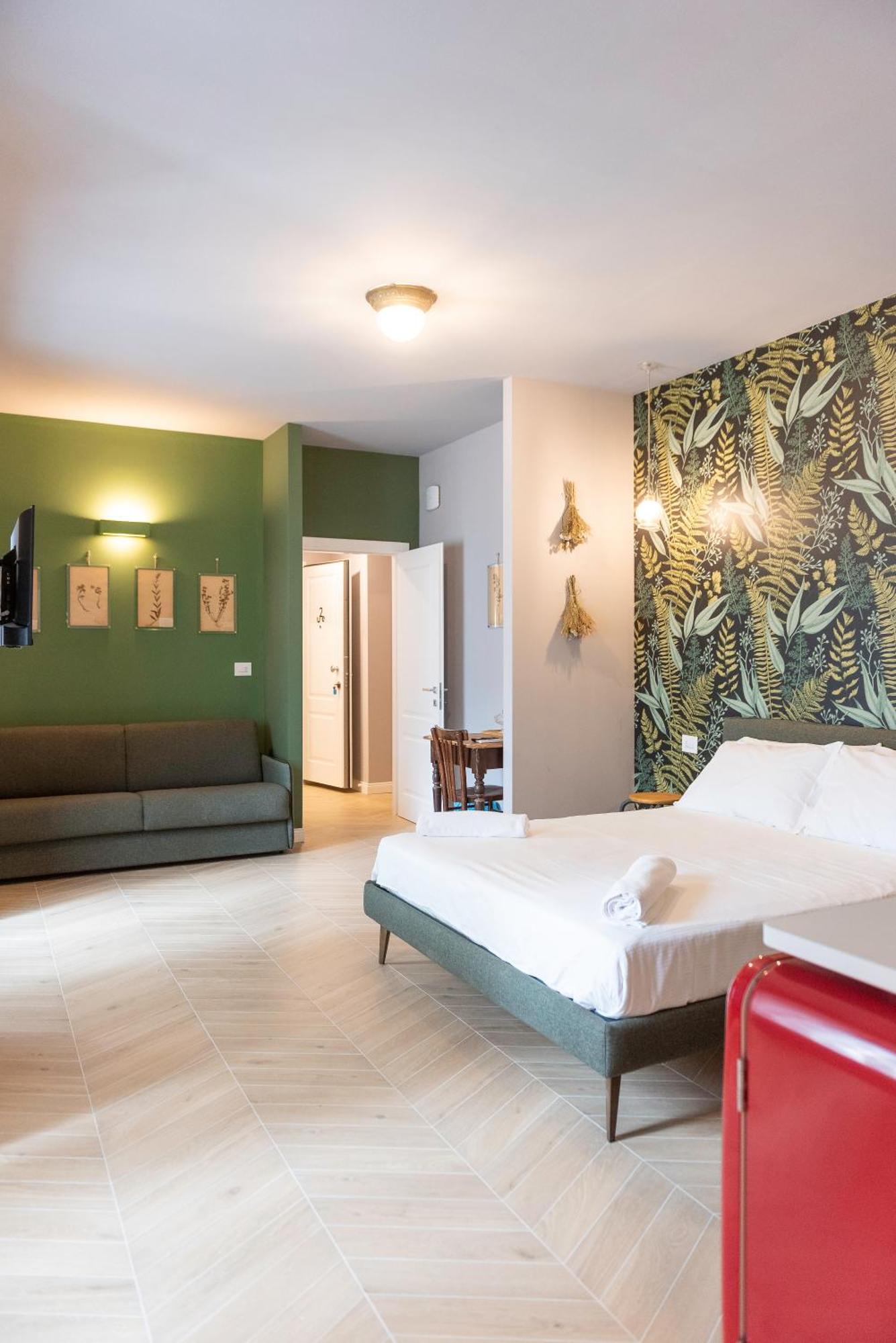 Regina Boutique Suites Трієст Екстер'єр фото