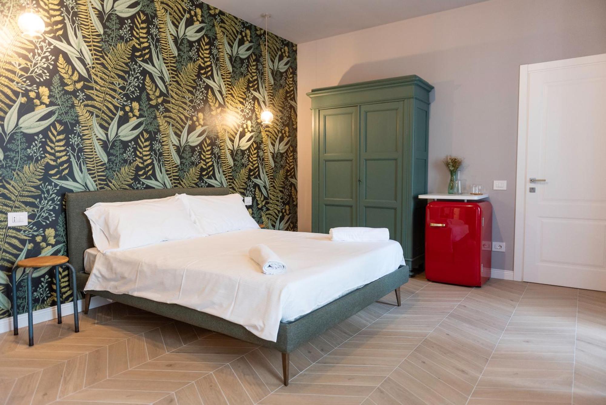 Regina Boutique Suites Трієст Екстер'єр фото