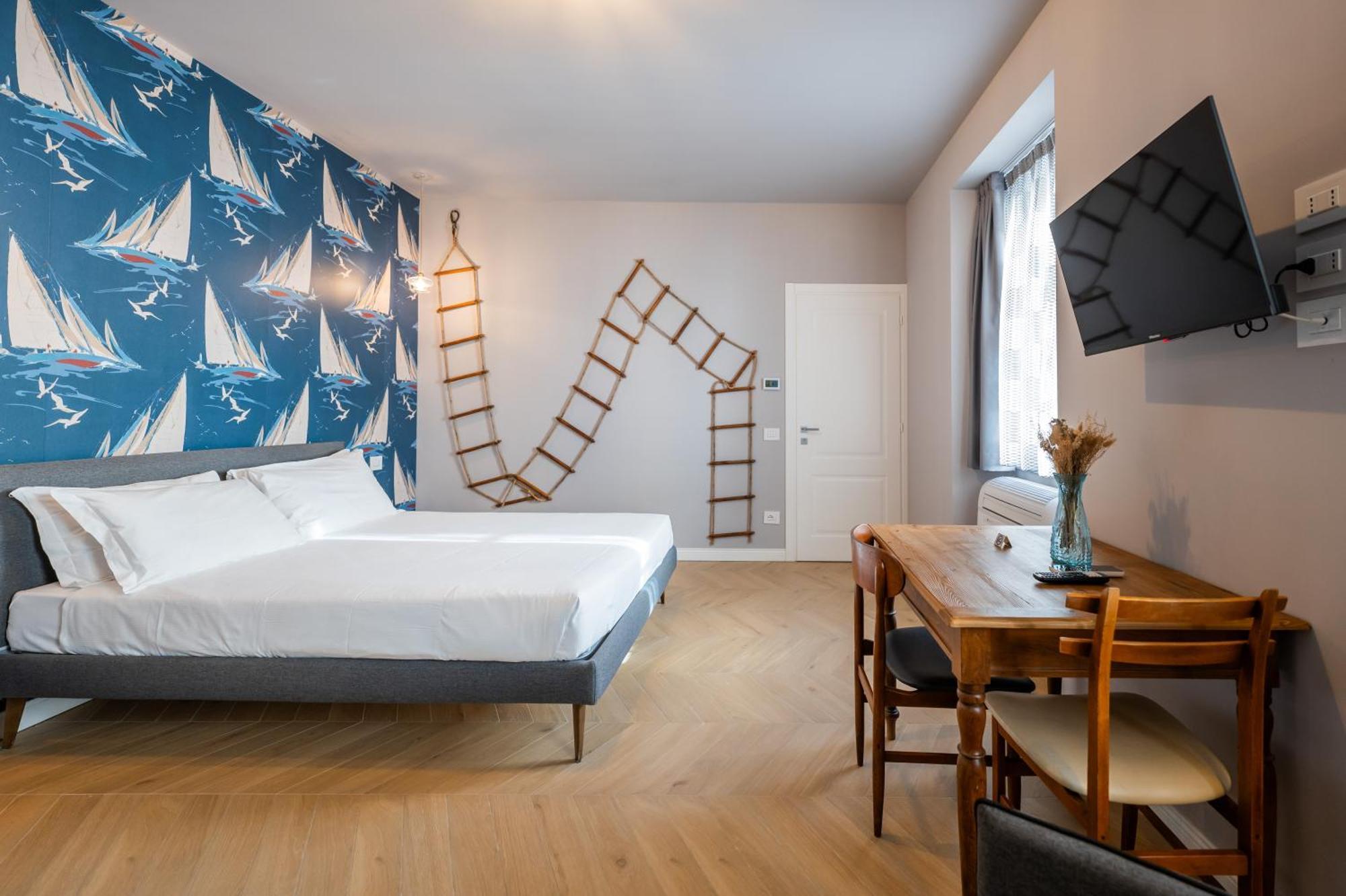 Regina Boutique Suites Трієст Екстер'єр фото